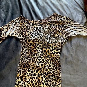Bear shoulder leopard print top